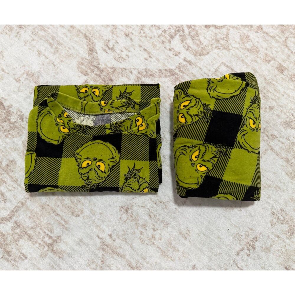 The Grinch Green Black Buffalo Plaid 2 Piece Pajama Set Long Sleeve Womens S